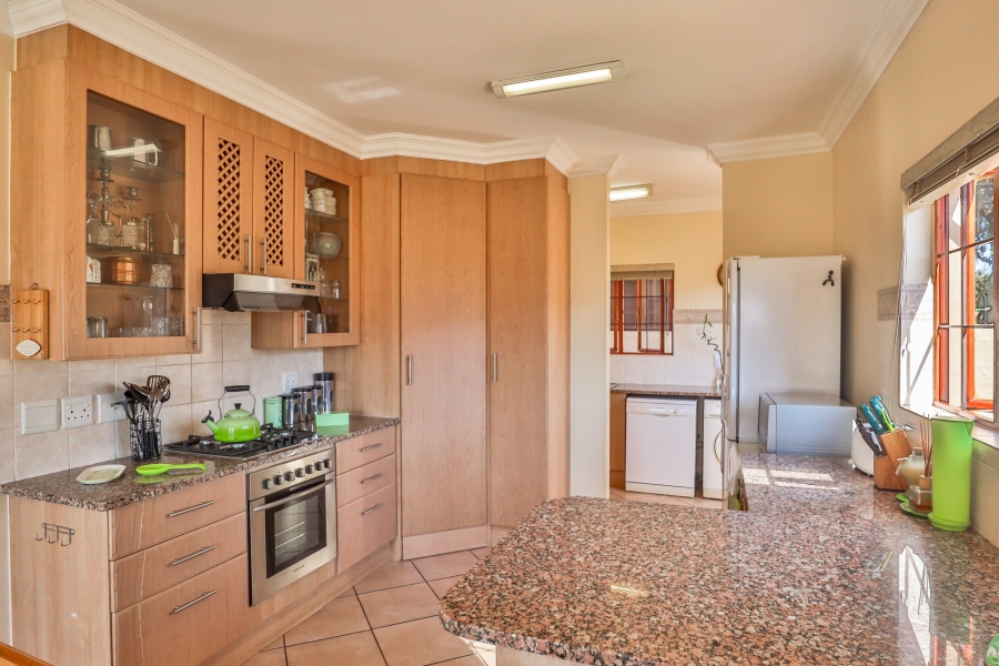 To Let 3 Bedroom Property for Rent in The Coves North West